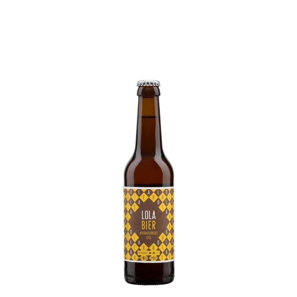 Eine LOLA Bierflasche mit alkoholfreiem IPA.