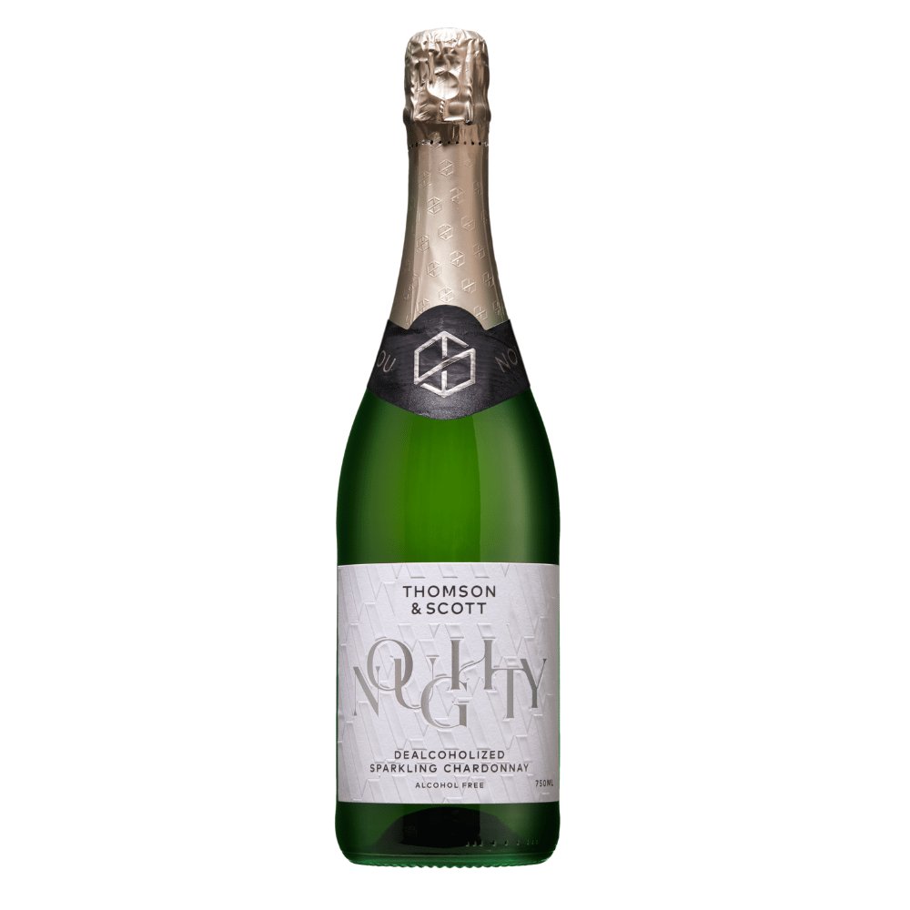 Eine Weinflasche Noughty Non-Alcoholic Sparkling Chardonnay von Thomson & Scott.